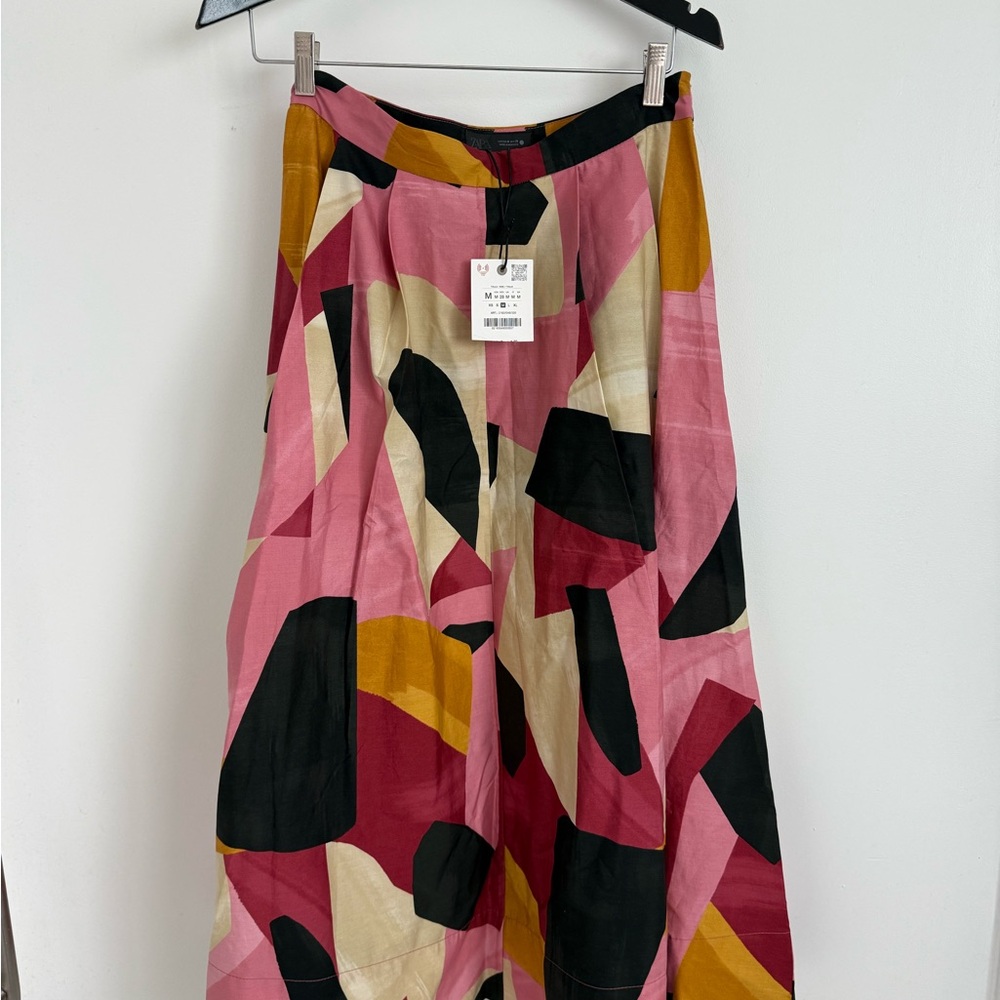 Zara Pink Abstract Print Circle Skirt with Black, Cream & Mustard Accents - Picture 3 of 4